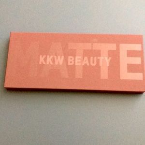 Matte Mauve Eyeshadow Palette